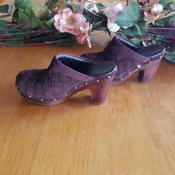 Ugg Clogs - Picture 3 of 7